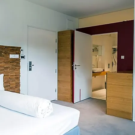 Hot_elarnia & Hotel